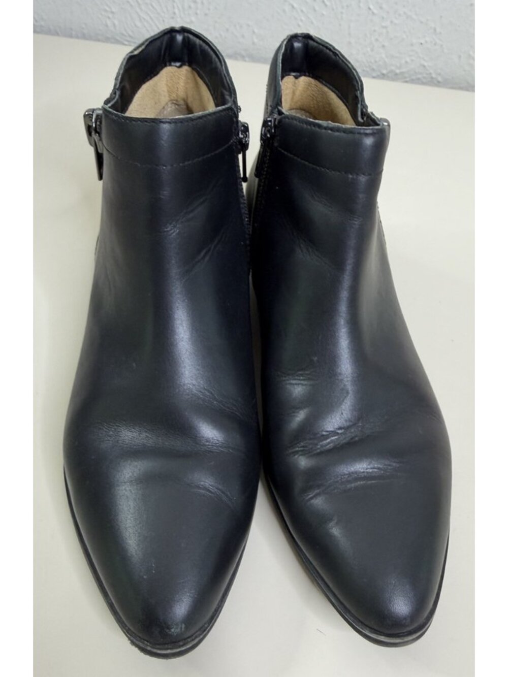 Naturalizer's Blair 6 M Black Leather Pointed Toe Ankle Booties Side Zip EUC